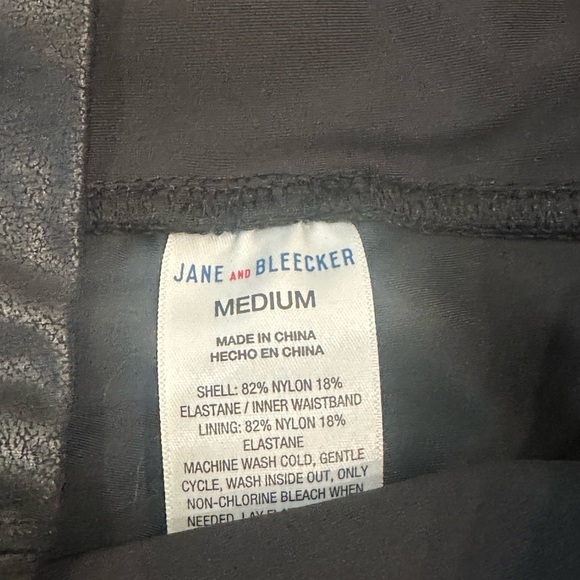 Jane and Bleeker Faux Leather Leggings M - Picture 5 of 5